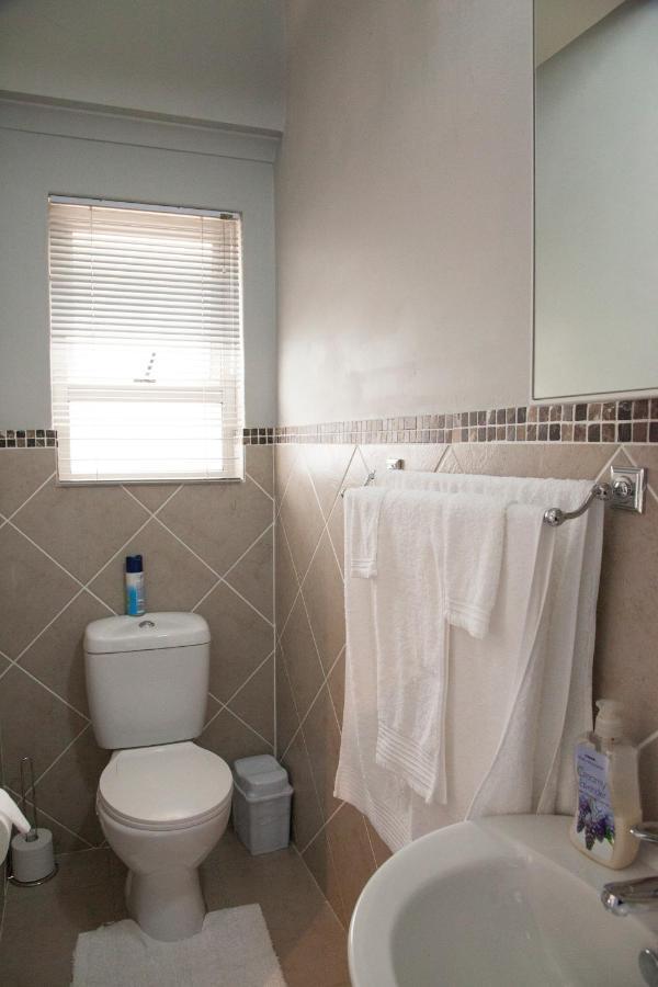 D'Urbanmist Self-Catering Guest House Durbanville Ngoại thất bức ảnh